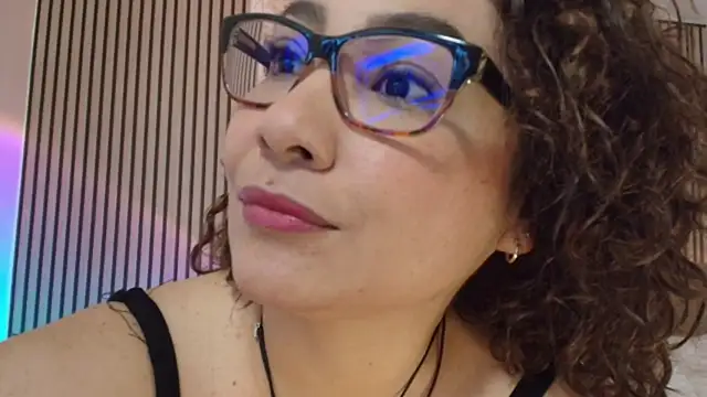 JuliRamirez live cam on StripChat