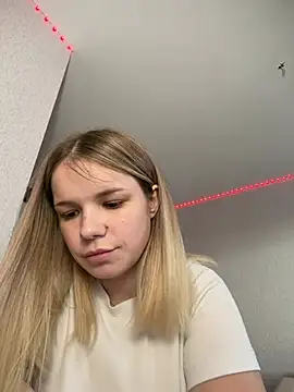 KimEvanss live cam on StripChat