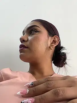 sara-77 - Sara-77's free webcam - UK Sex Cams