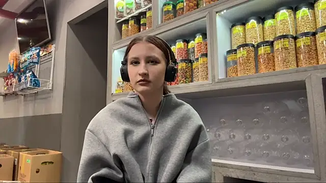 SuzanMoote live sex cam