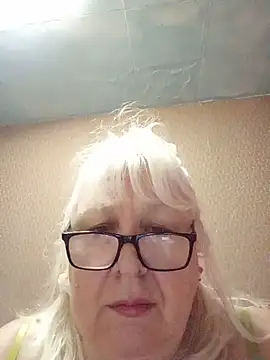 Alexia64231 live cam on StripChat