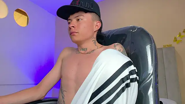 Nascary_Fox webcam