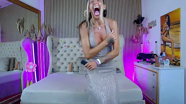 PlayfulShow webcam