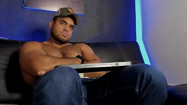big_furry_bear13 - Big_furry_bear13's free webcam - UK Sex Cams