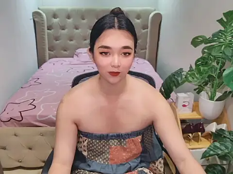ts-yoshi (T milf) - WANNA HAVE SOME FUN AND CUM WITH ME !