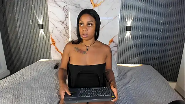 KatallelaMurillo live cam on StripChat