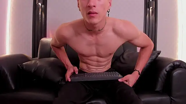 Dark_Valentino_ live sex cam