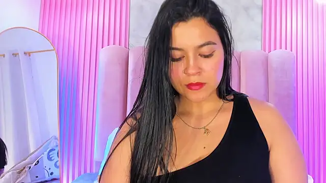 RenataPeach live cam on StripChat