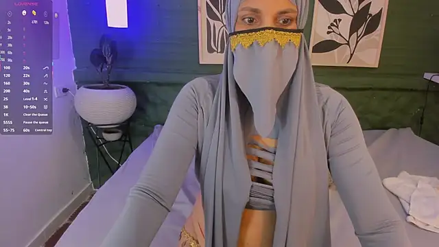 hanna_anbar (F milf) - suck my tits