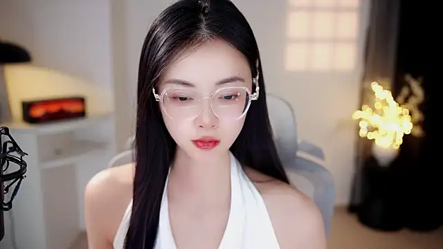 Ocean--Lili live cam on StripChat