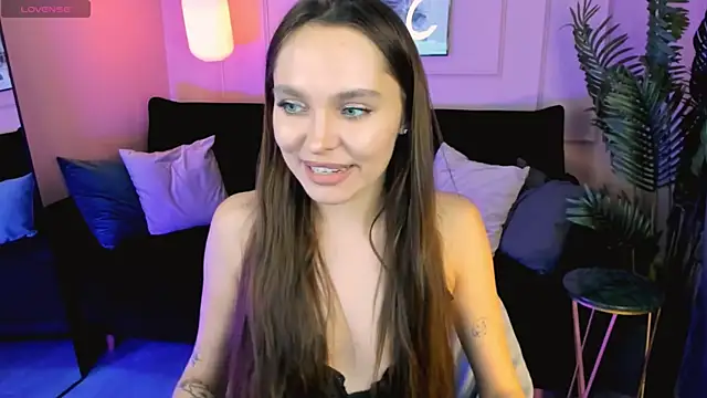 ChloeSunny live cam on StripChat