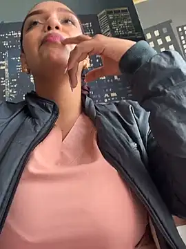 Sara-77 webcam
