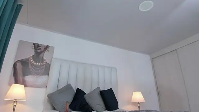 chloe_wilson7 live cam on StripChat