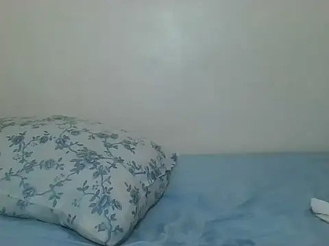 Sweetbanana24 live cam on StripChat