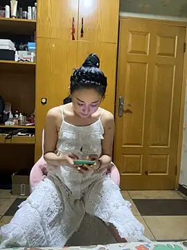 Chuchun168 live cam on StripChat