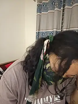 Cute_Ishita103 live cam on StripChat