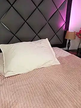 ELLA_KELLY webcam