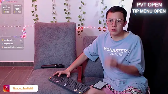Tina_4_Charlie webcam