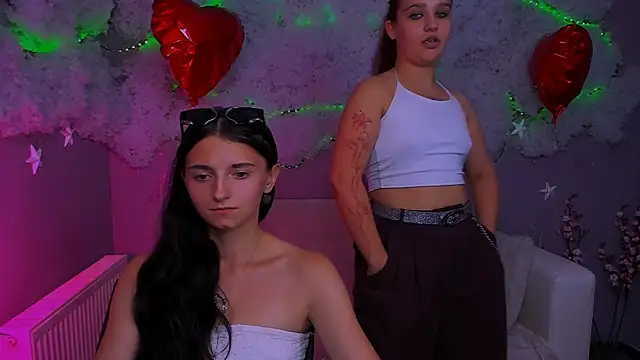 caroline_honeyy webcam