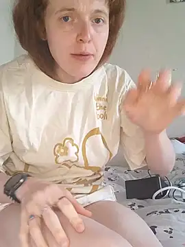 kinkyginger23 live cam on StripChat