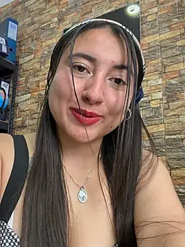 _Sarah-Office1 live cam on StripChat