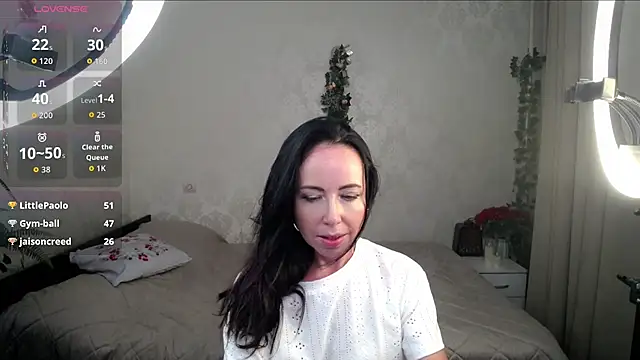 beautiful_moon3 live cam on StripChat