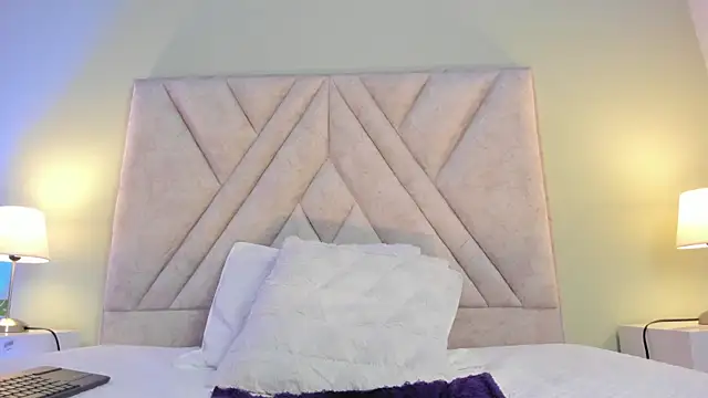 Amelia_Sanz live cam on StripChat