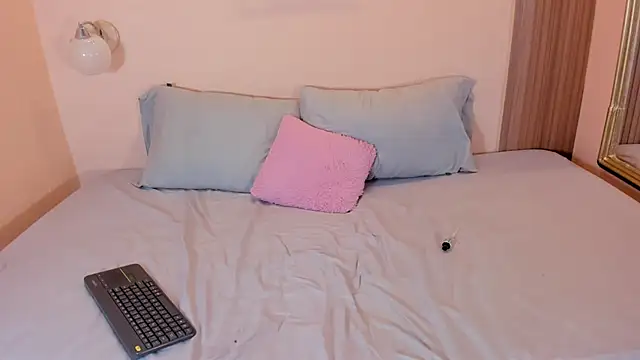 kathe_hot (F milf) - spank ass