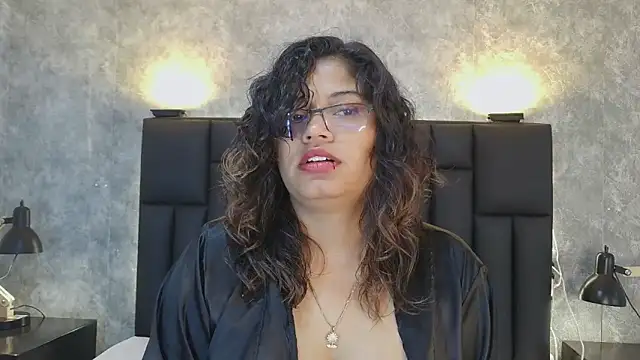 yeral2017 live cam on StripChat