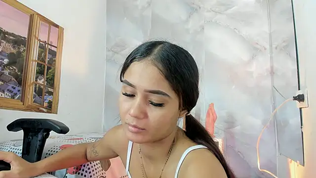 MarianaManzur live cam on StripChat