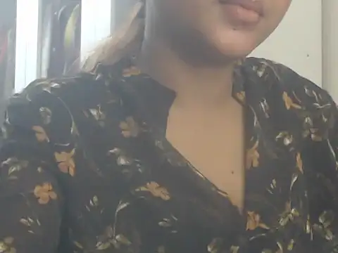 NancyRuvi webcam
