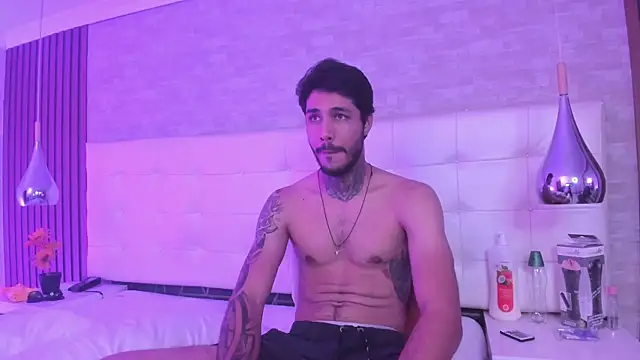 JacksonGreenn live sex cam