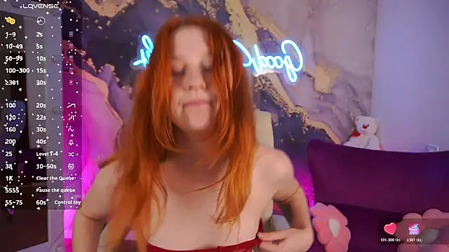 MagicLilu live cam on StripChat