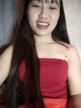 Cherry-squirtt live cam on StripChat