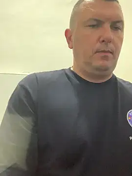 Mike8523 live cam on StripChat