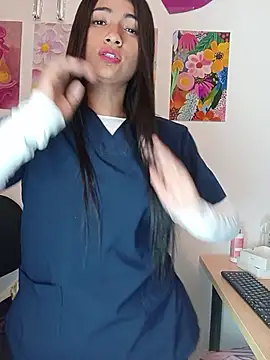 DaniellaGiraldo live cam on StripChat