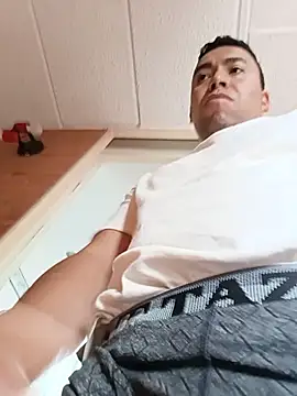 Diego_leon27 live cam on StripChat