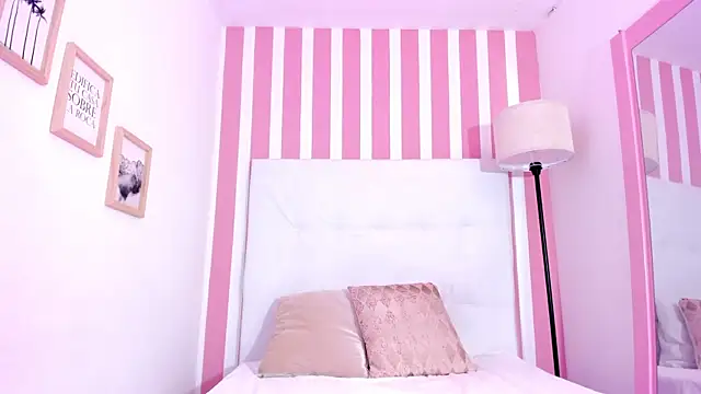 AlinaSimmons live sex cam