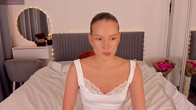 CassieRayss live cam on StripChat