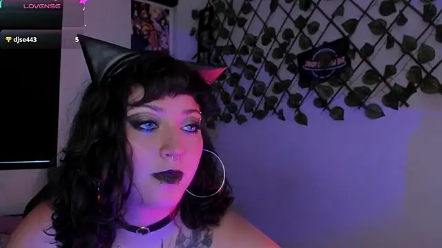 Kora_Red69 webcam