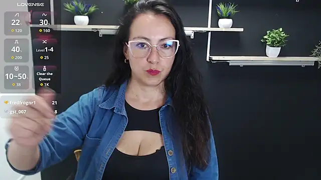 Lauryn_Jones live cam on StripChat