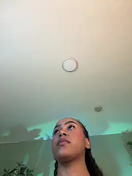 YariRose webcam