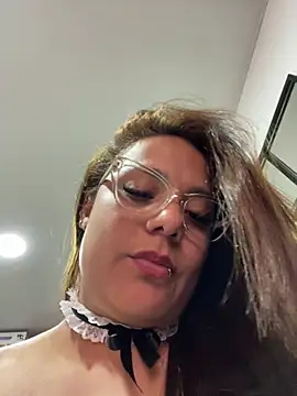 Pretty__Milf webcam