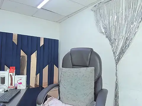 Aisha_hotts777 webcam