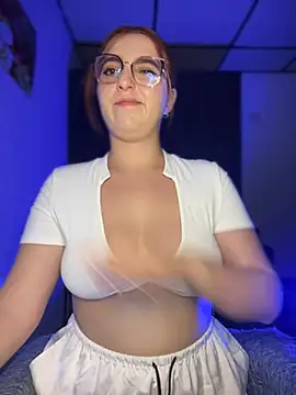 Cora Vibes (CoraVibes)