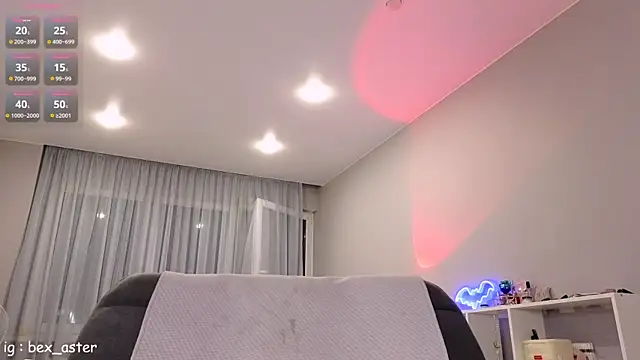 RebeccaAster webcam