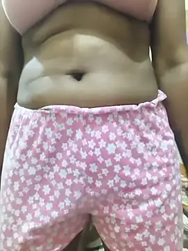 Tamil_Ishu live cam on StripChat