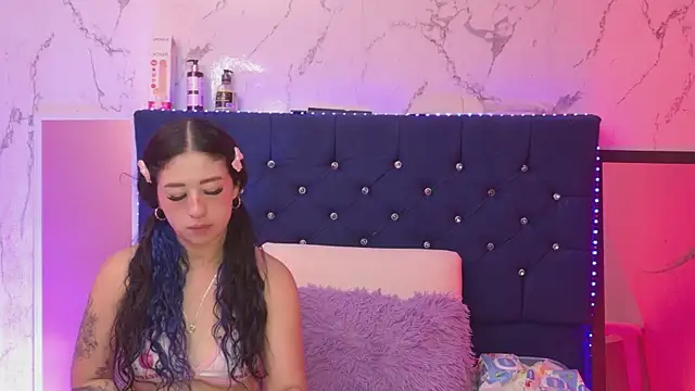 Dakotaa_Johnson webcam