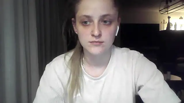 LeaWetGirl webcam