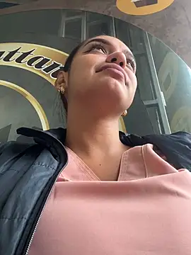 Sara-77 webcam